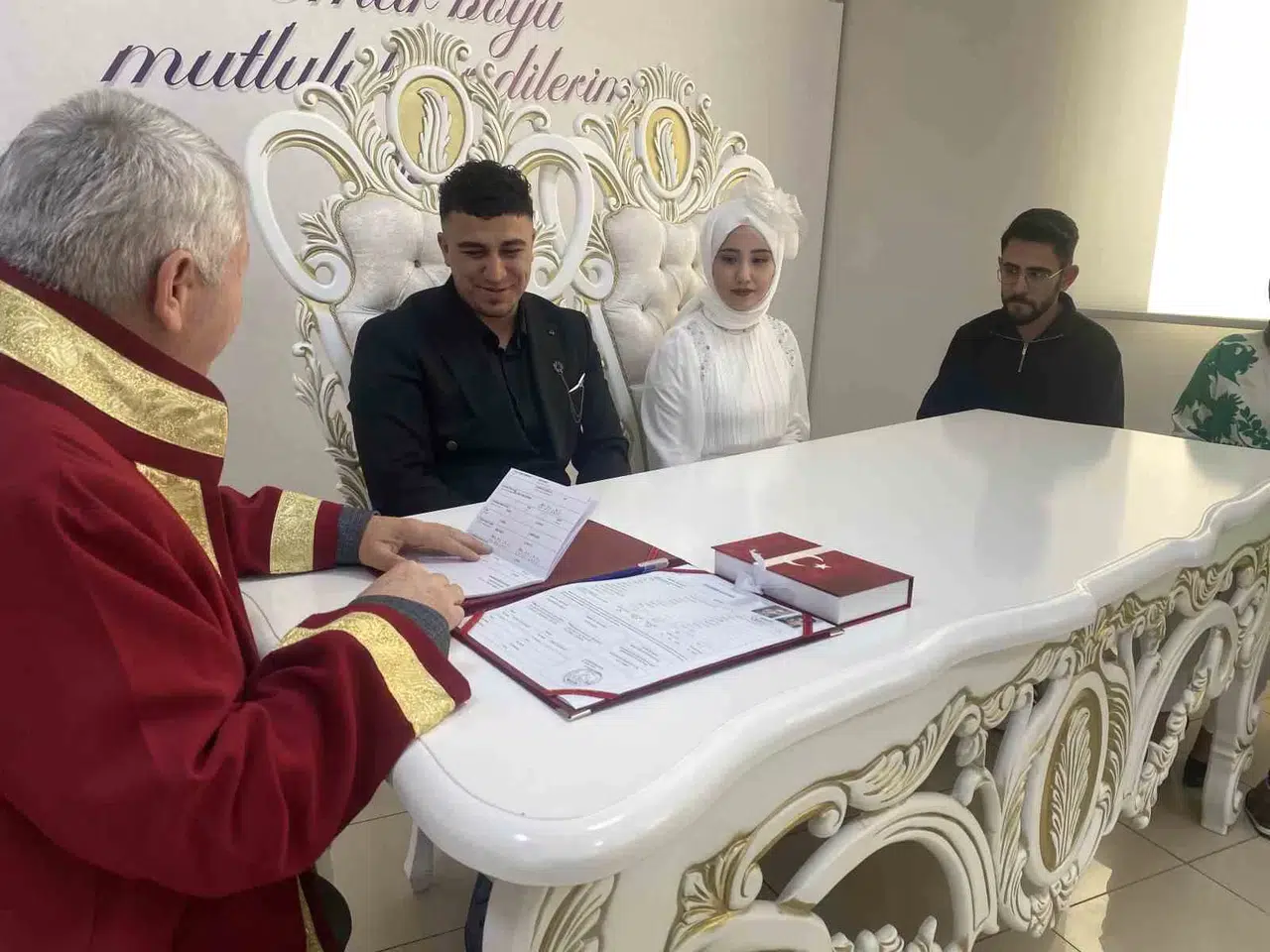 Talih Yapıtı 29 Şubat’ta Nikah Masasına Oturdular