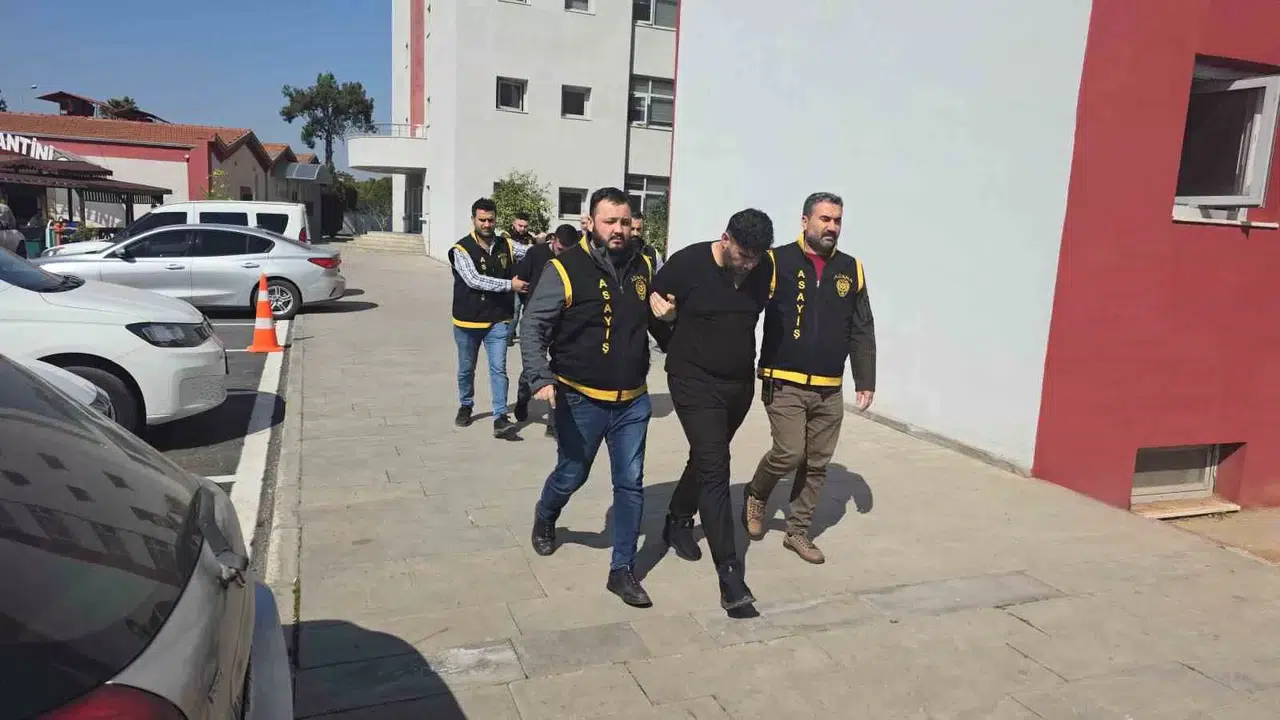 Tamirciden 2 Araç Çalan Hırsızlar Öbür Bir İş Yerinde Soyguna Devam Etti
