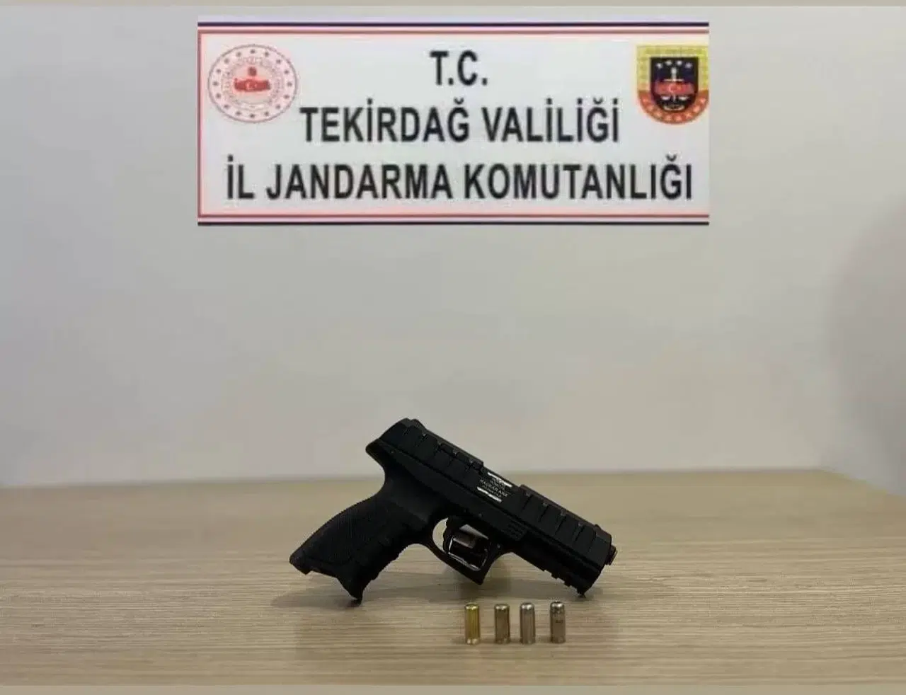 Tekirdağ’da Silah ve Uyuşturucu Ele Geçirildi