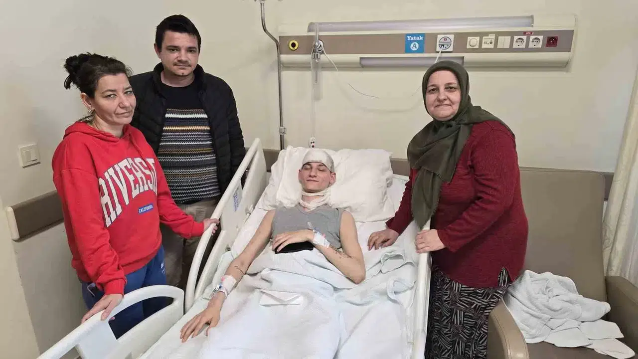 Tokat’ta Sinema Üzere Olay: Kendi Mevt Haberini Okudu, Yaşadığından Kuşku Etti