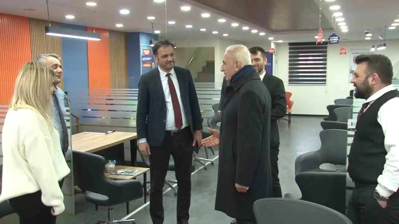 Ümraniye Belediye Lideri İsmet Yıldırım Esnafı Ziyaret Etti