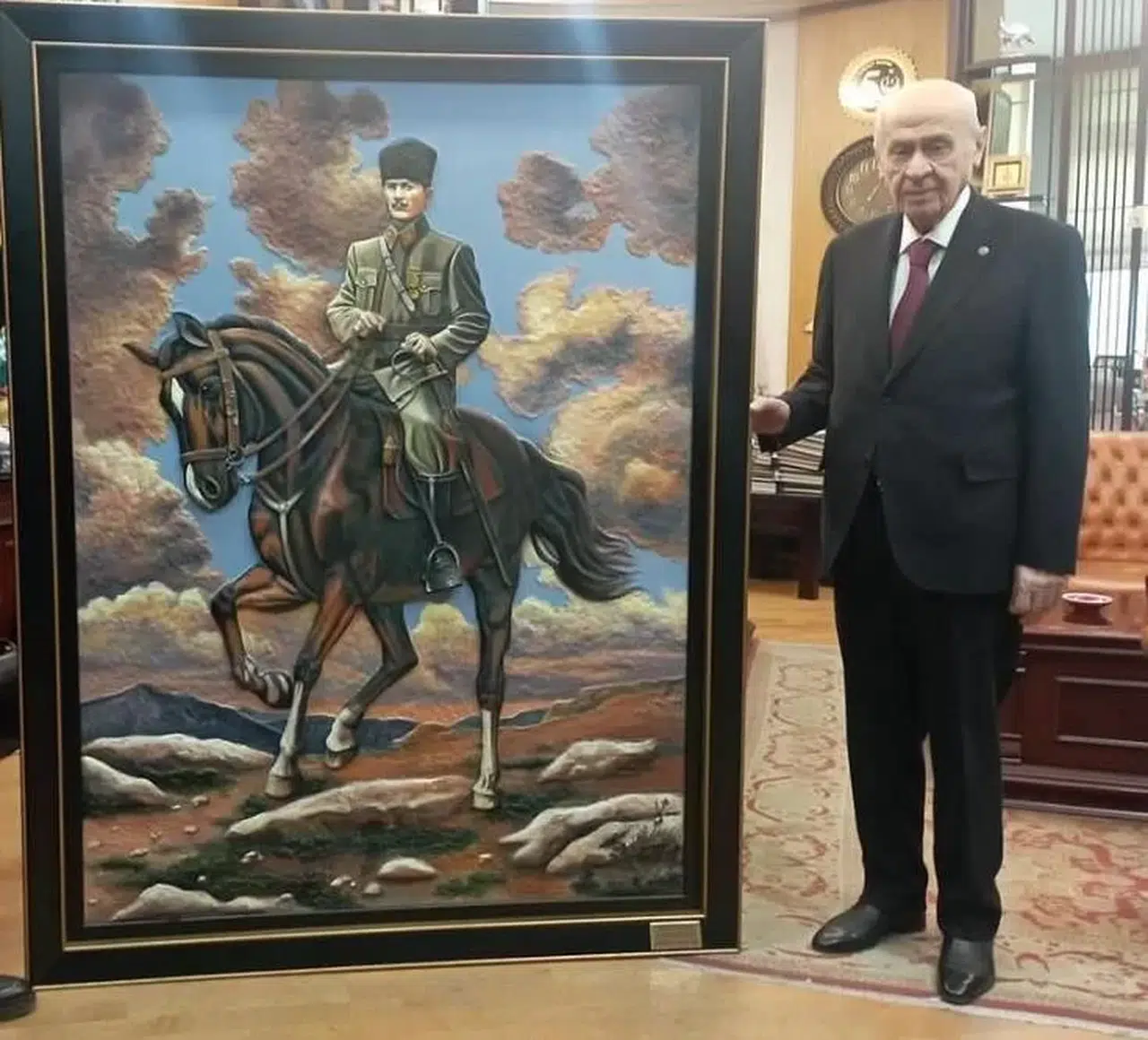 Üretimi 3 Ay Süren Tablo, MHP Önderi Bahçeli’nin Makamında