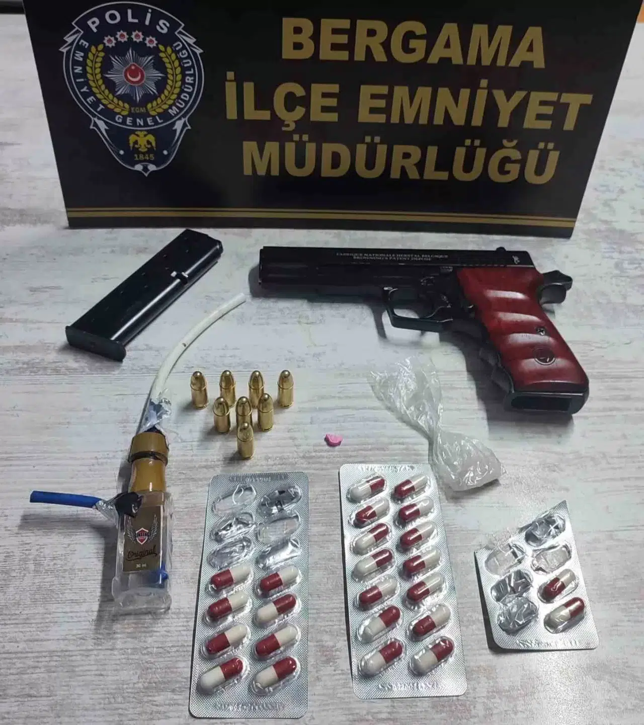Uyuşturucuyla Yakalandı, 2 Kabahatten Daha Arandığı Ortaya Çıktı