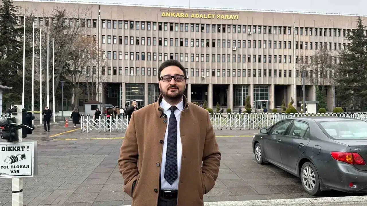 Uzmanı Uyardı: Toplumsal Medyadan Hakaret Edenlere Para Cezası