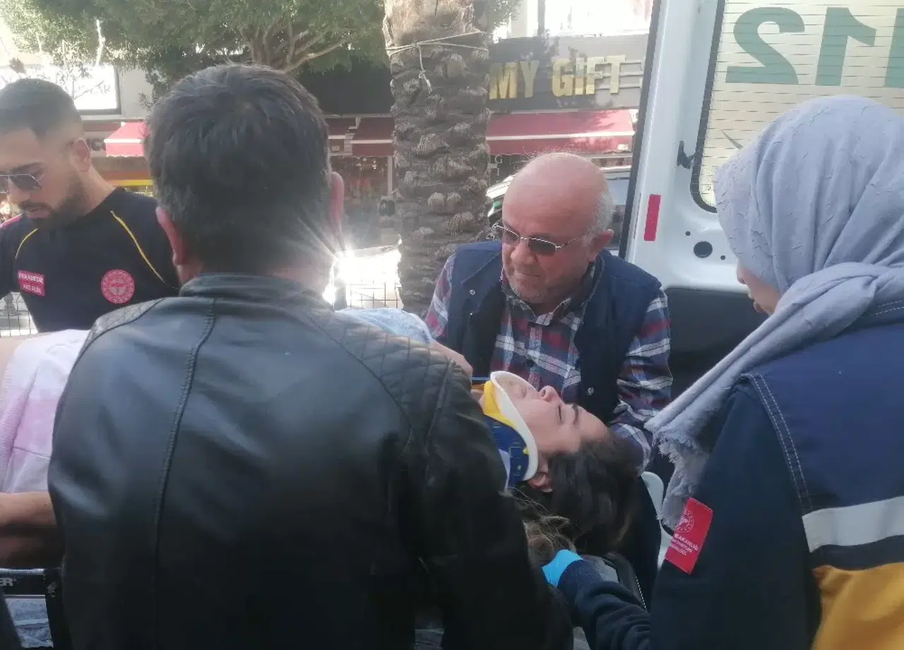 Yayalara Yol Vermek İçin Duran Arabaya Motosiklet Çarptı: 1 Yaralı