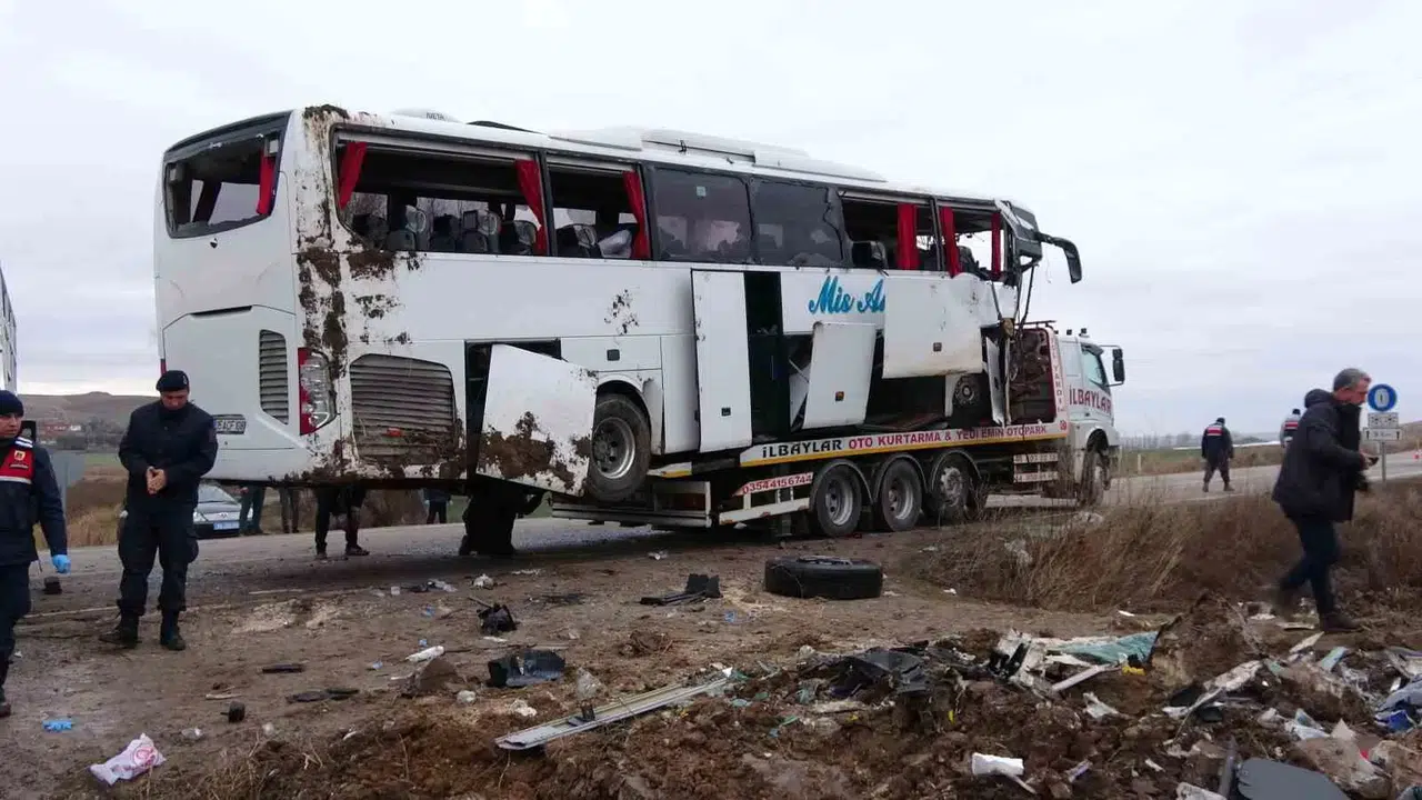 Yozgat’ta Otobüs Kazası: 1 Meyyit, 18 Yaralı
