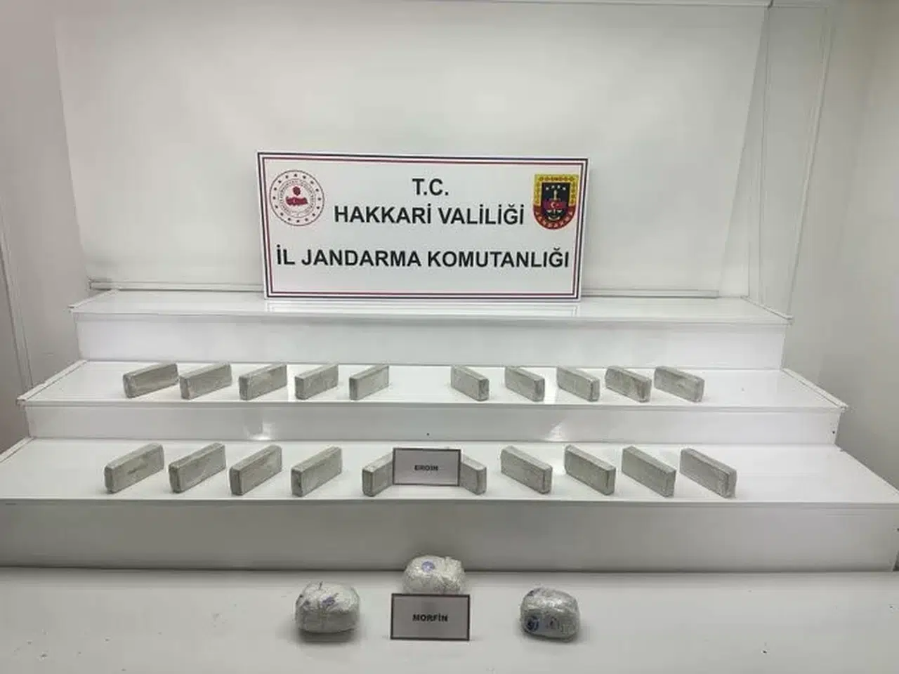 Yüksekova’da 10 Kilo Eroin ve Yaklaşık 3 Kilo Morfin Ele Geçirildi