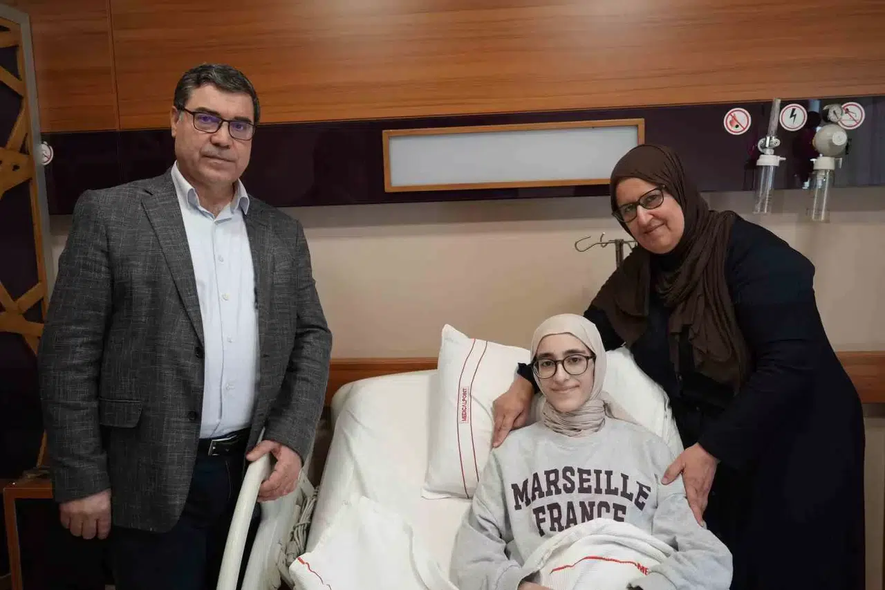 4 Yıldır Yemek Yiyemeyen 15 Yaşındaki Kız Sıhhatine Kavuştu