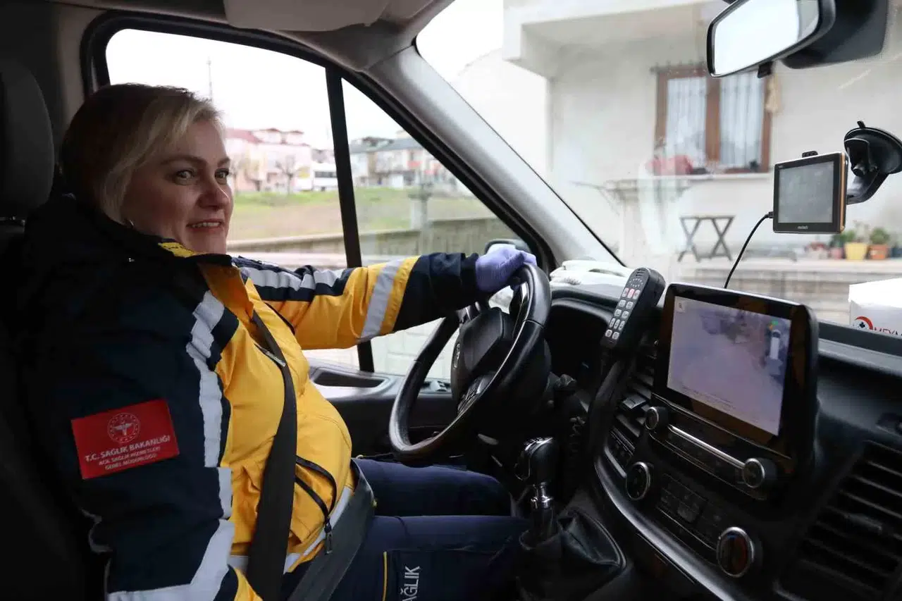 Acilin ’Anne’ Sürücüleri