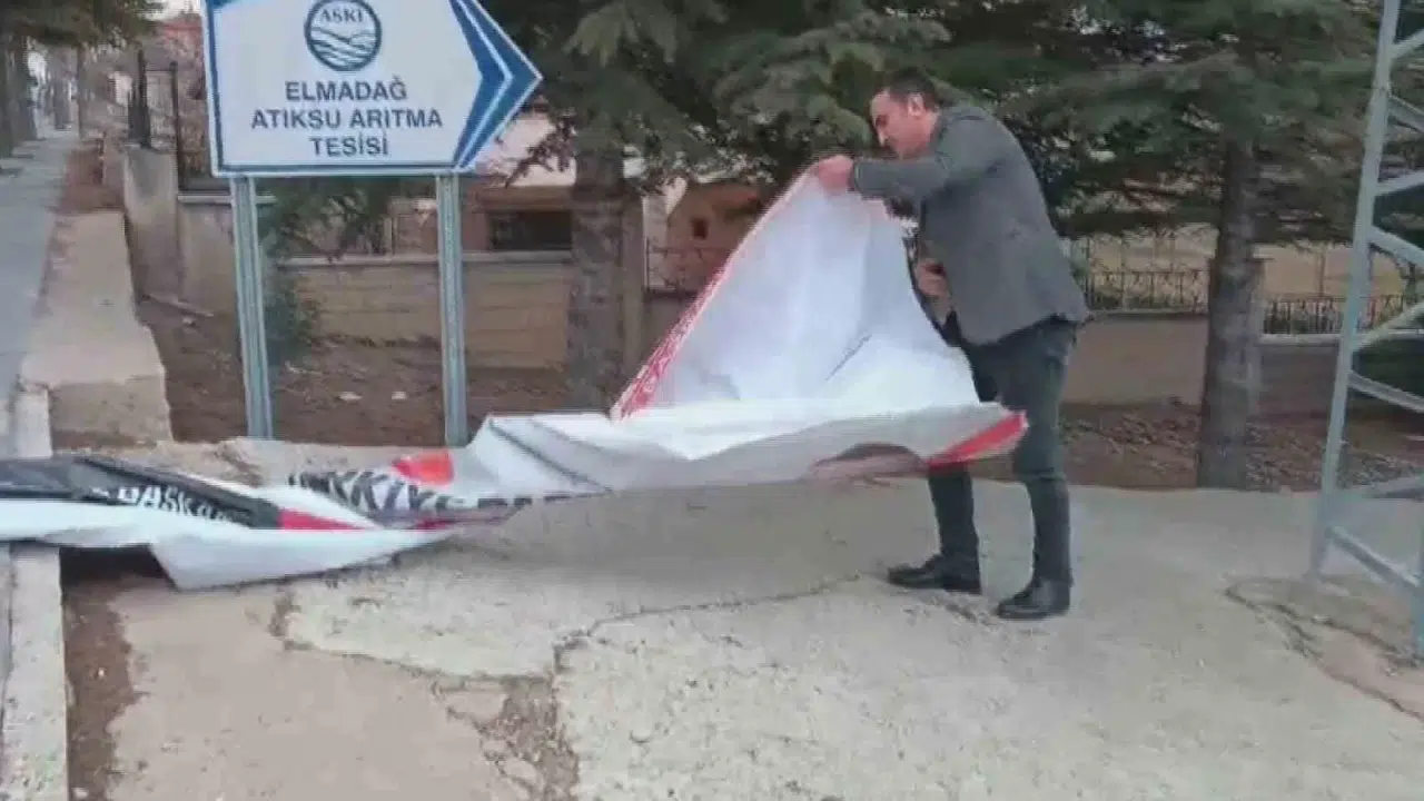 Ankara’da Pankartları Sökülen Lider Adaylarından Reaksiyon