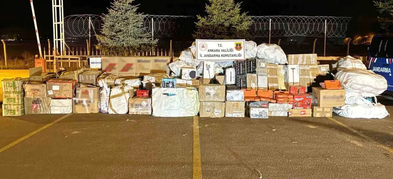 Başkentte Gümrük Kaçakçılarına Operasyon: 240 Bin Adet Makaron Ele Geçirildi