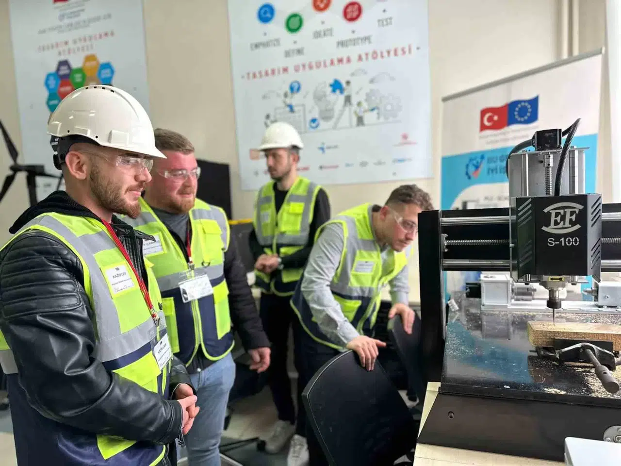 Bu Proje Sanayi ile İstihdam Bekleyen Gençler Ortasında Köprü Kuruyor