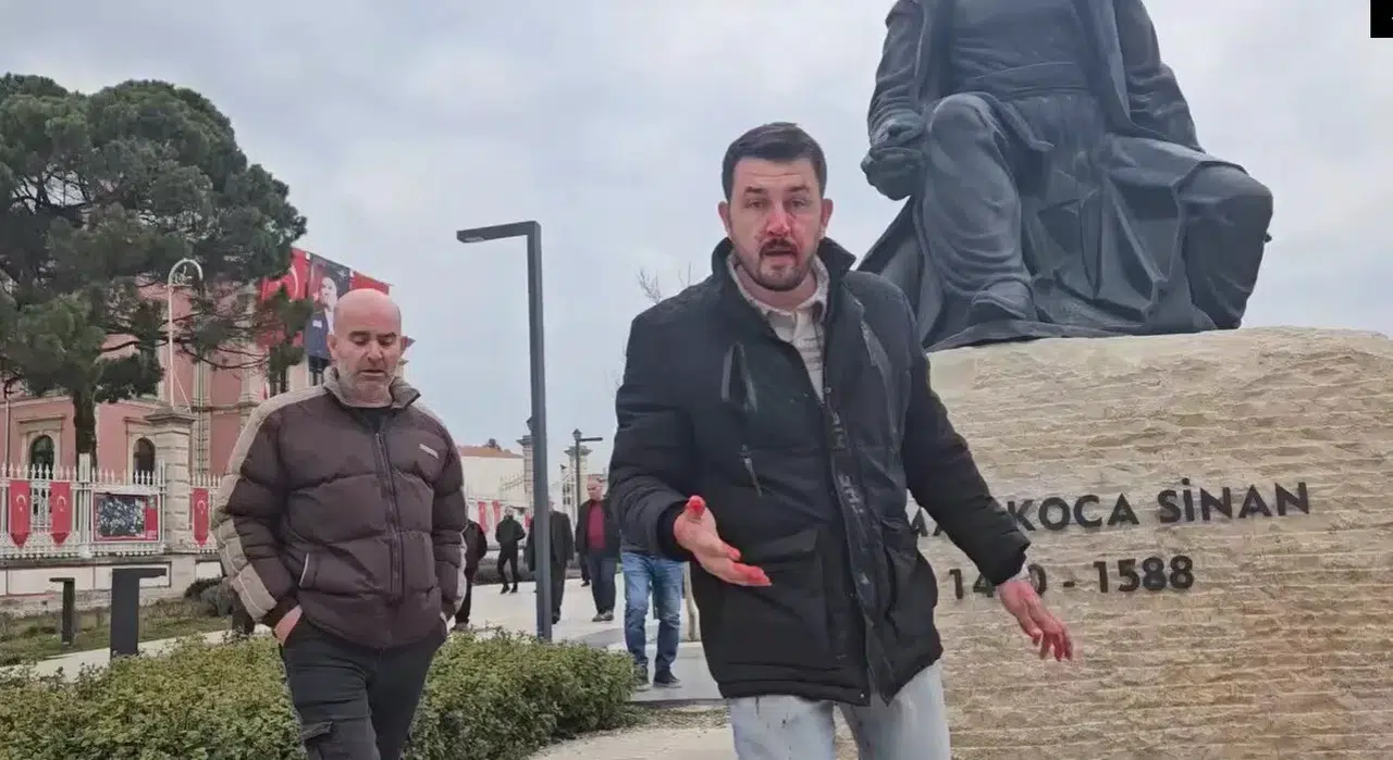Edirne Belediyesi Önünde Taksici Hareketinde 1 Kişi Yaralandı