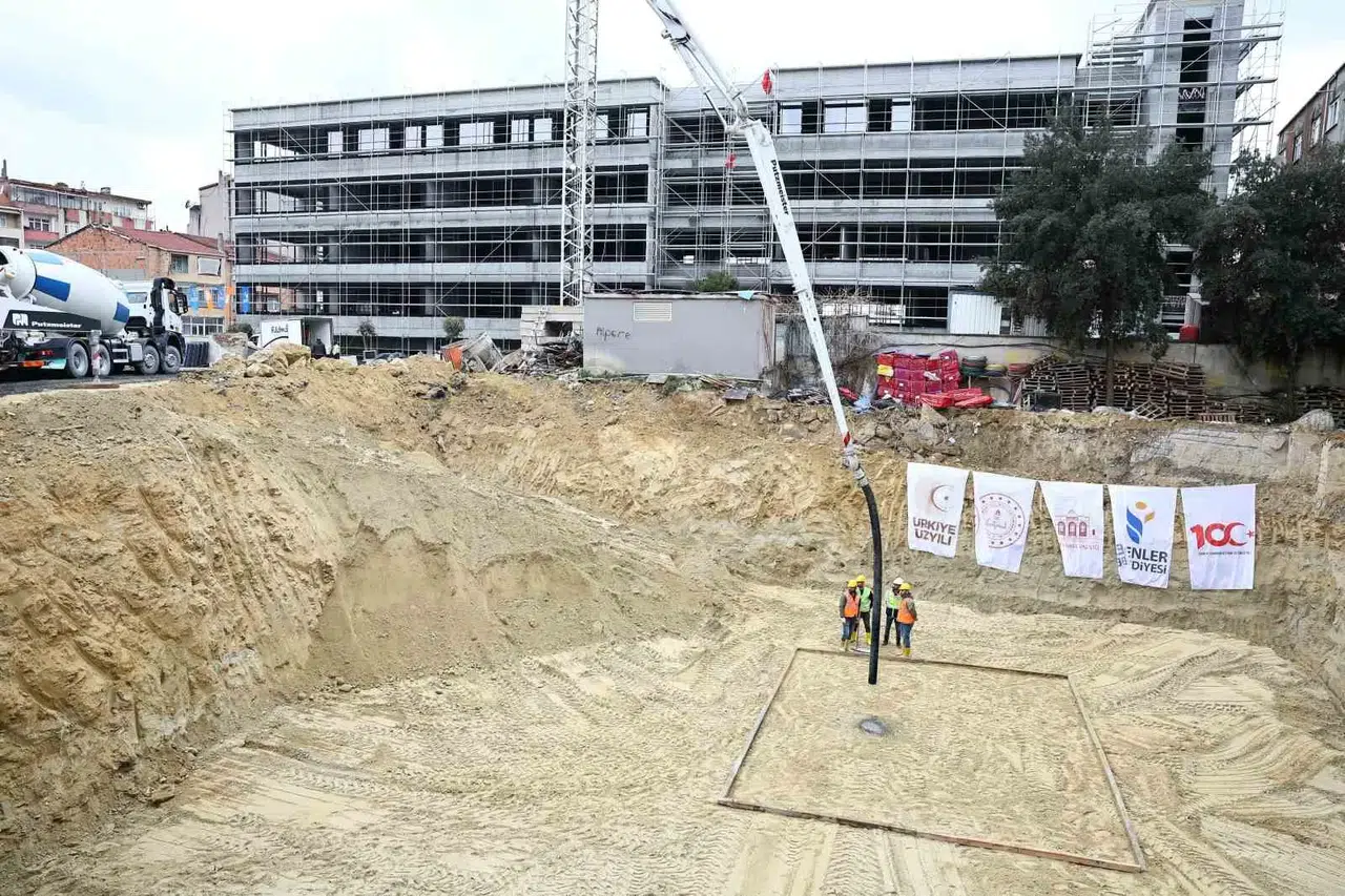 Esenler’de Menderes Ortaokulun Temel Atma Merasimi Gerçekleştirildi