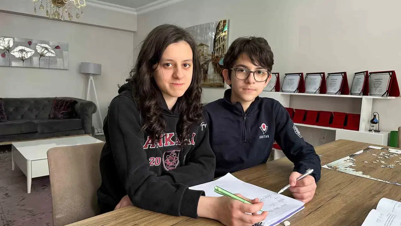 İki Kardeşin Matematik Başarısı, Avrupa Olimpiyatlarında Madalya Kazandırdı