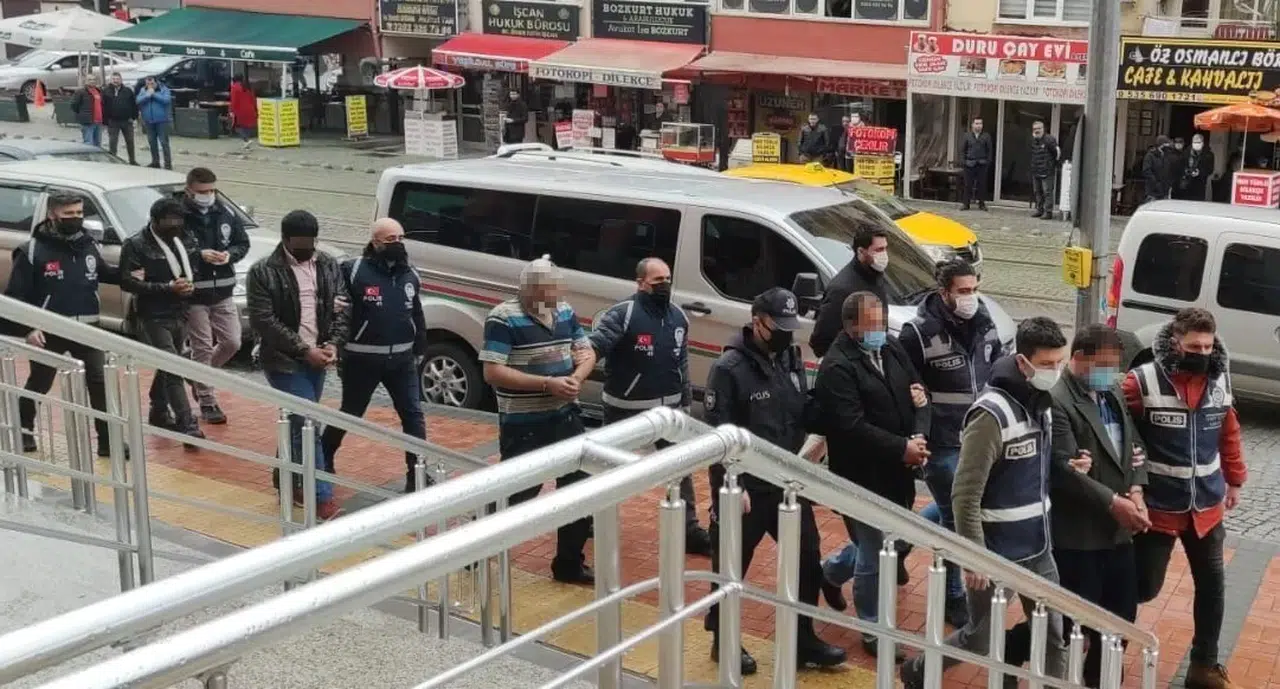 Küfür Sebebiyle Cinayet İşlenmiş, Konutlar Kundaklanmıştı: 2 Sanık Tahliye Edildi
