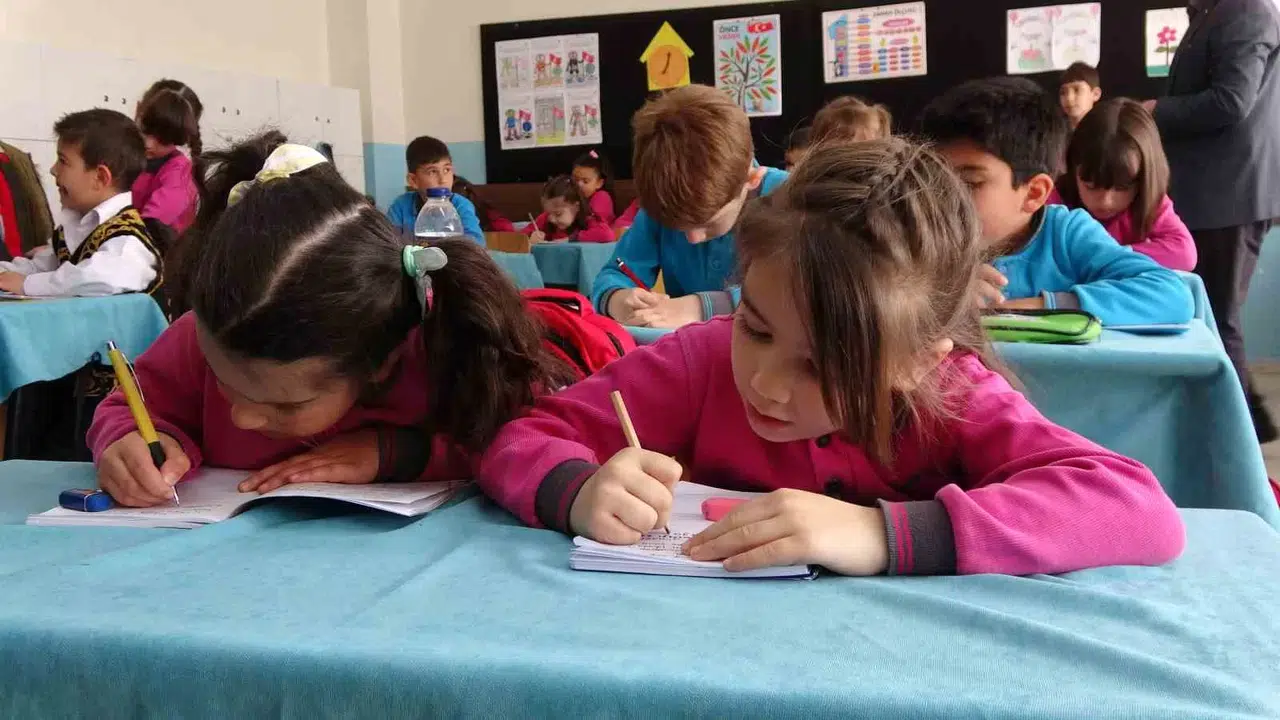 Okuma Yazmayı Öğrenen Öğrencilerin Birinci Mektubu Bakan Tekin’e Oldu