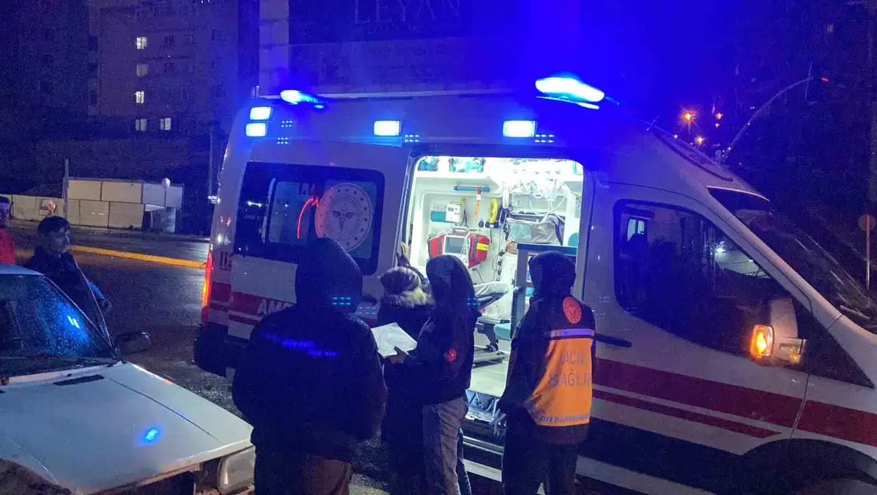 Pikap ile Araba Çarpıştı: 1 Hafif Yaralı