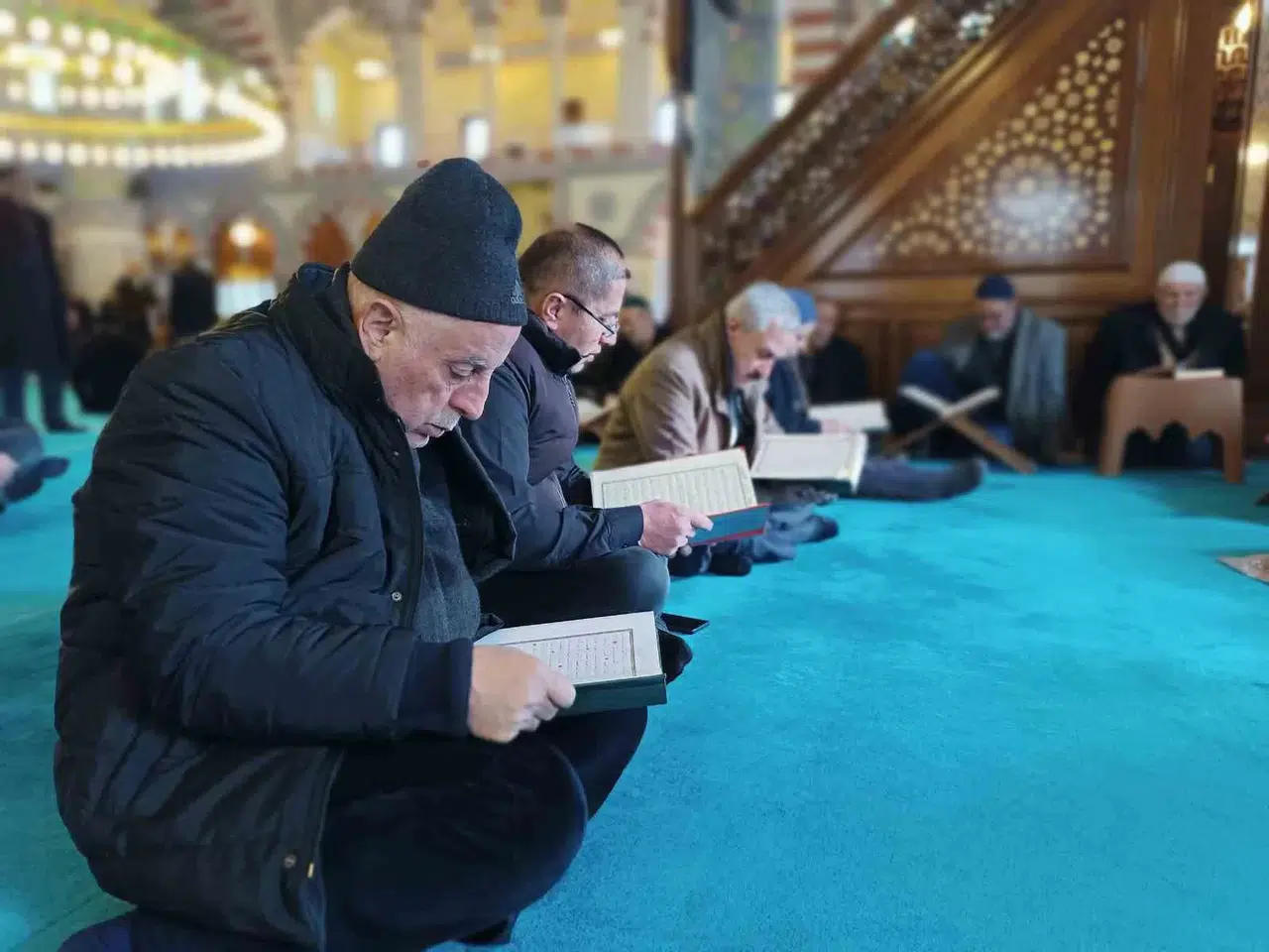 Van’da Mescitlerde Mukabele Okunuyor