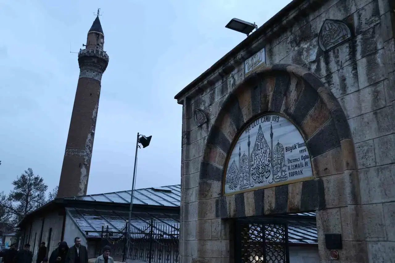 831 Yıllık Mescitte Bayram Namazı Kılındı