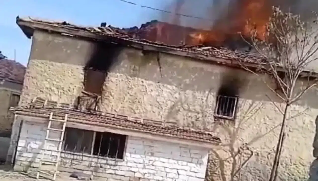 Boş Ev Kül Oldu