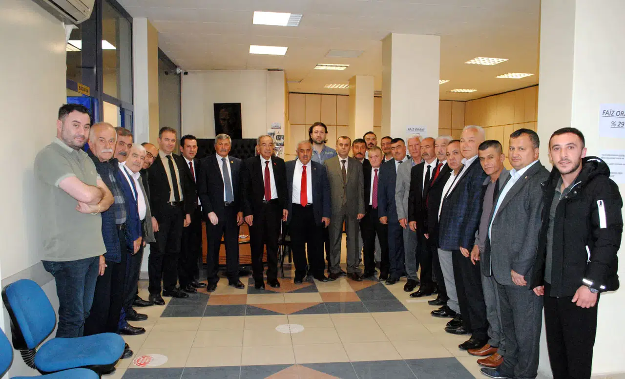 Esnaf Ilk Gün Bayramlaştı