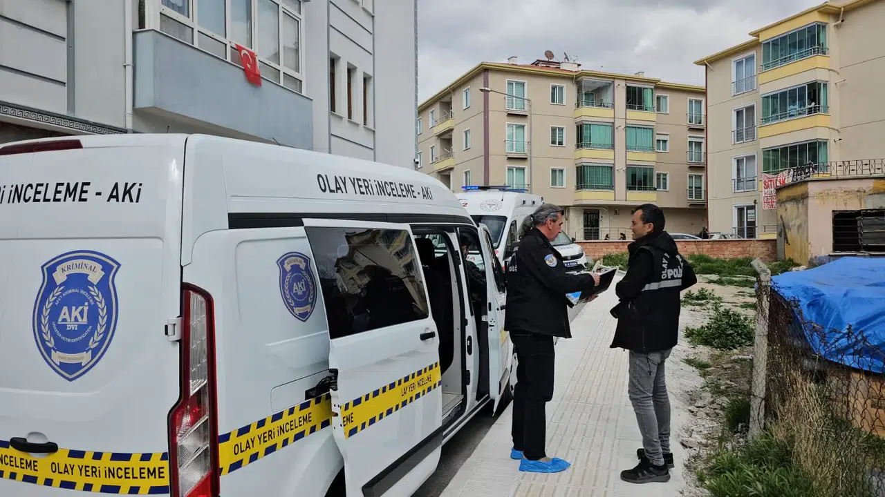 Evinde Ölü Bulundu