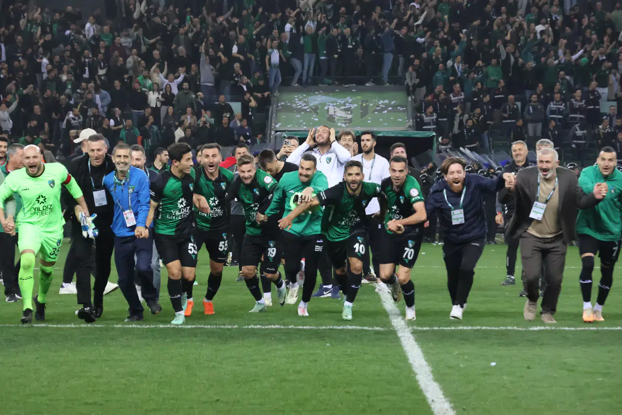 Geri Dönüşü Yorumladılar