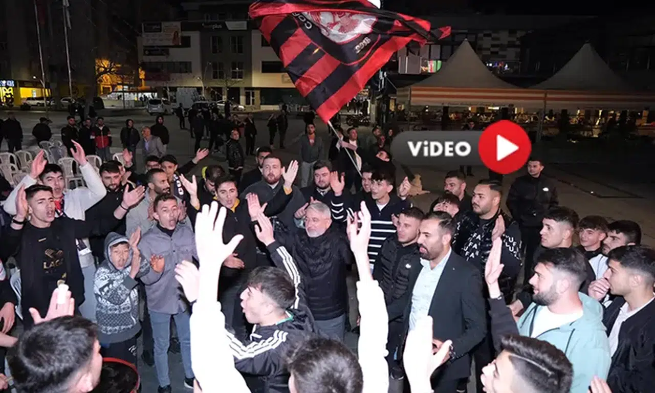 Aşgın Meydanda Taraftarlar ile Maç İzledi