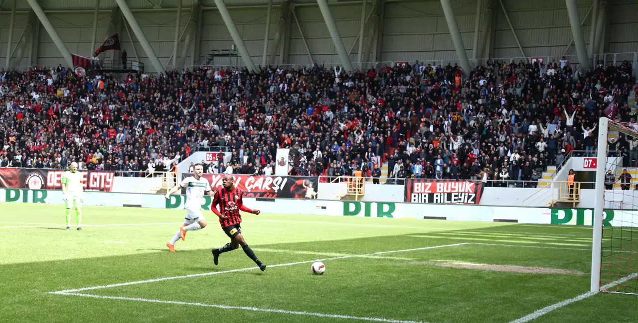 Geraldo’nun çabası yetmedi! 1-1 