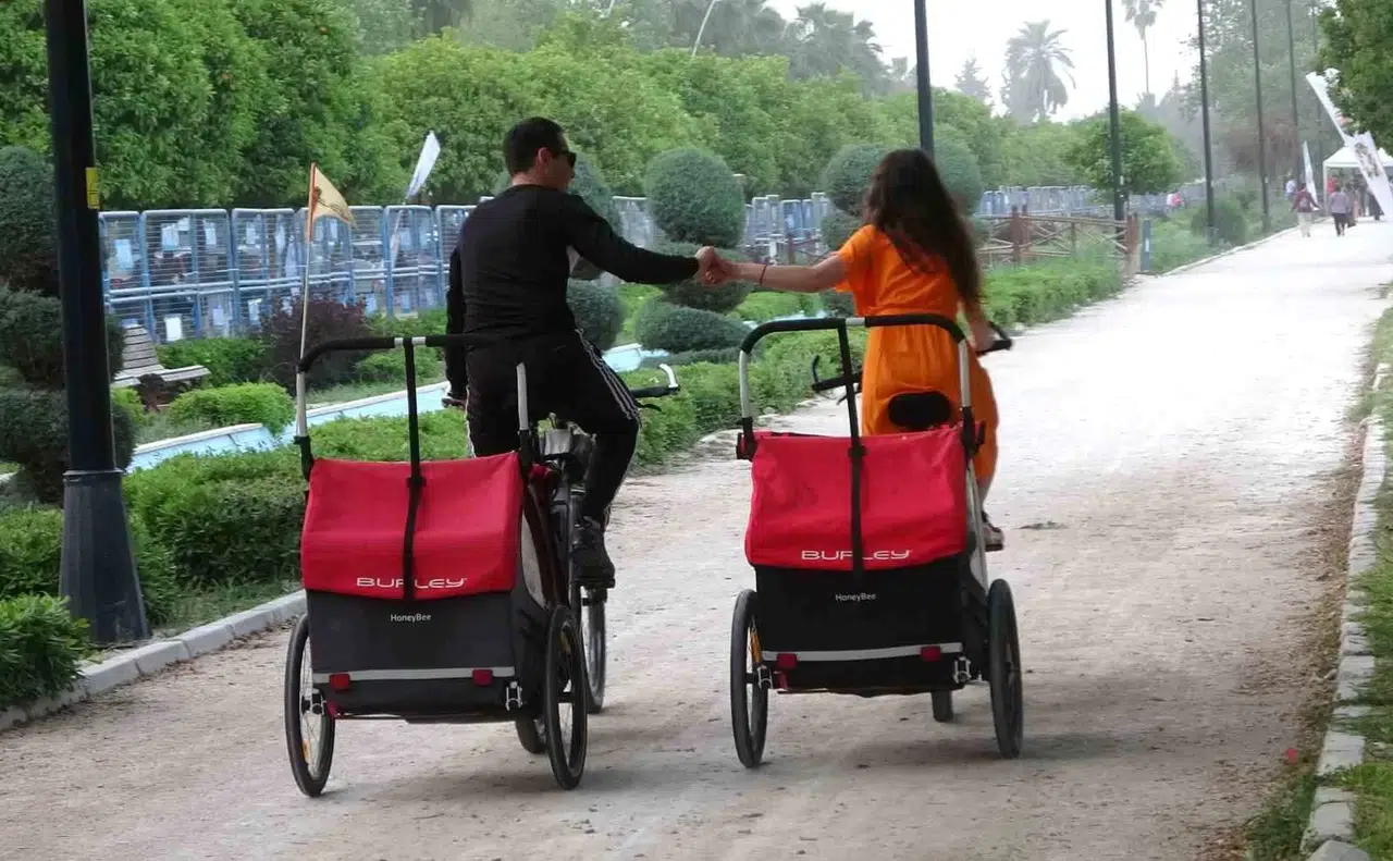 Adana’da 3 Çocuklu Çift Her Yere Bisikletle Gidiyor