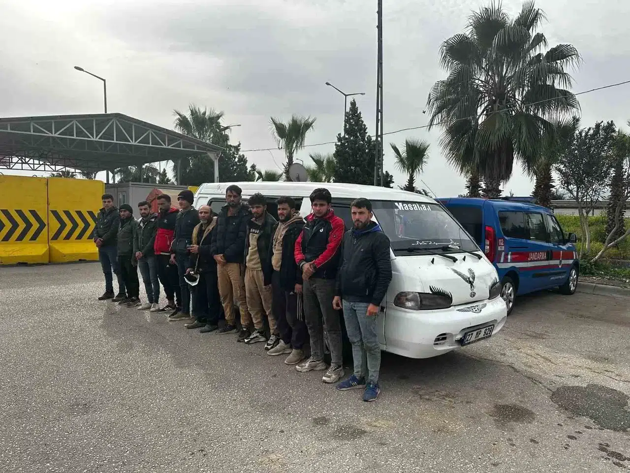 Adana’da Göçmen Kaçakçılığı Yapan İki Kişi Tutuklandı