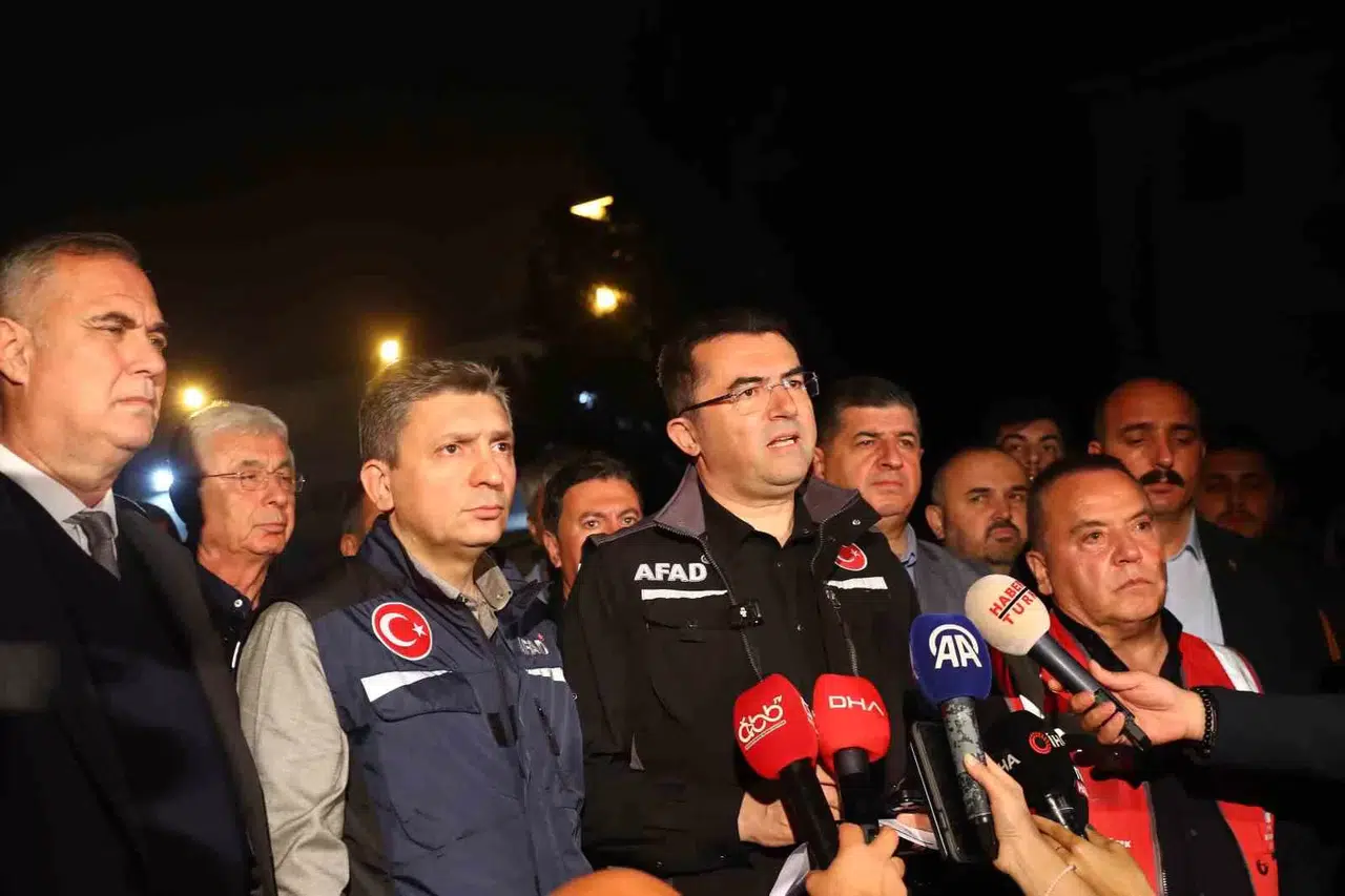 Afad Başkanı Memiş: "Teleferik Kazasında Kurtarılanların Sayısı 74 Oldu, Çalışmalar Devam Ediyor"