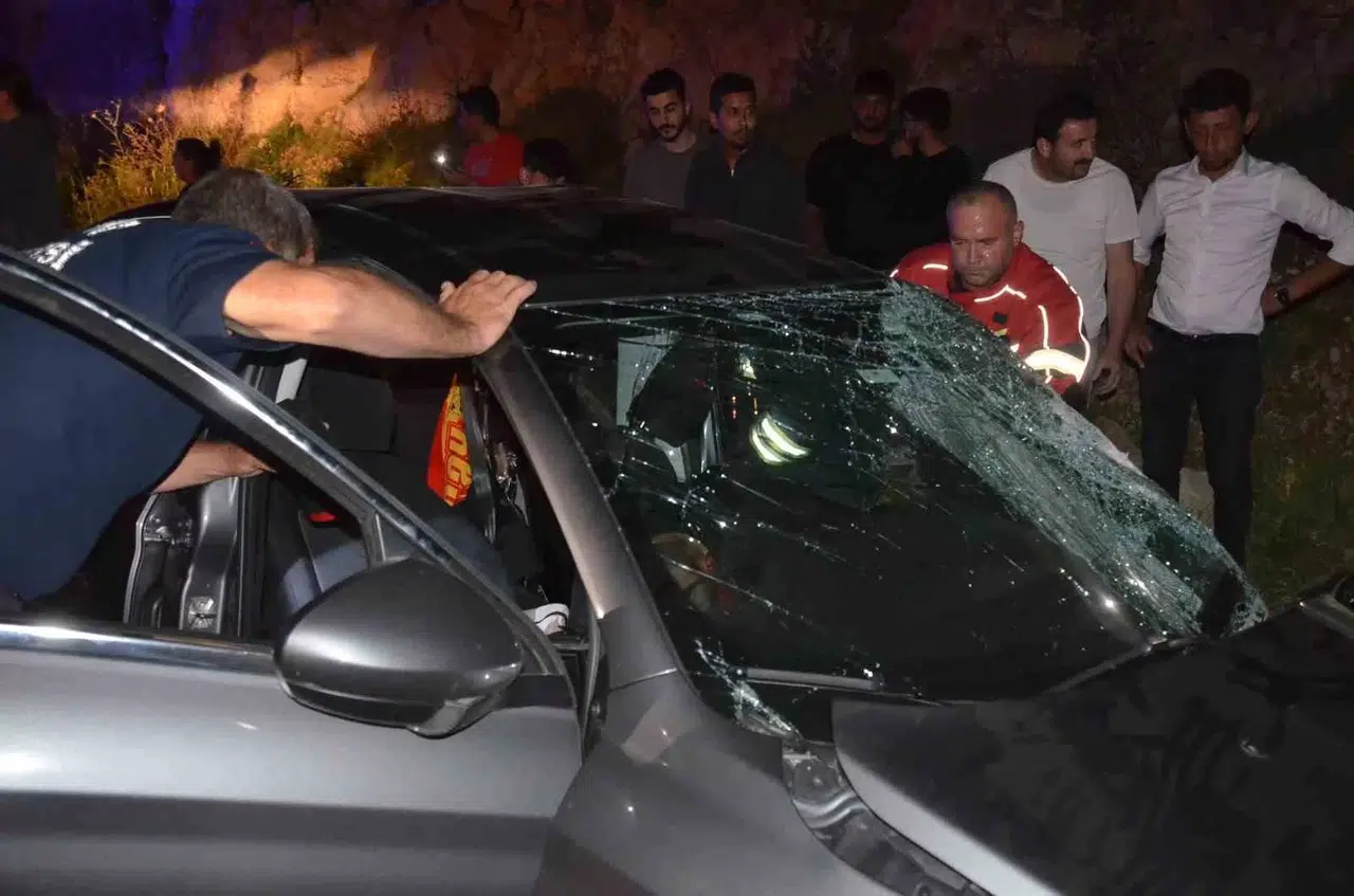 Aydın’da Yolcu Otobüsü Arabayla Çarpıştı: 4 Meyyit