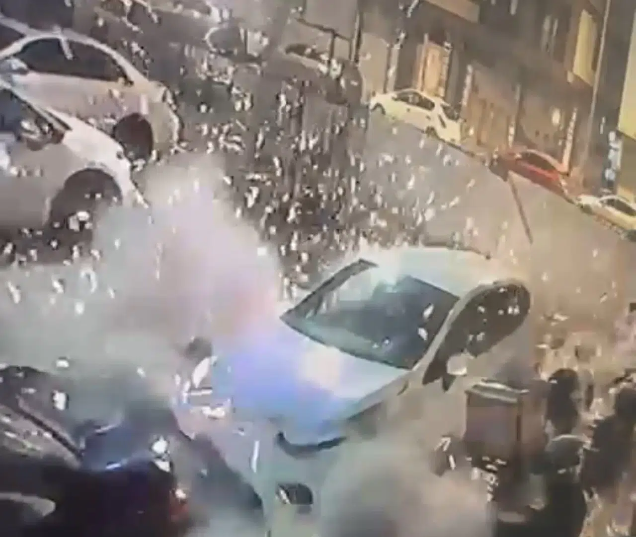 Bakan Ali Yerlikaya Açıklamıştı... Kağıthane’deki Otoparka El Bombalı Akın Kamerada