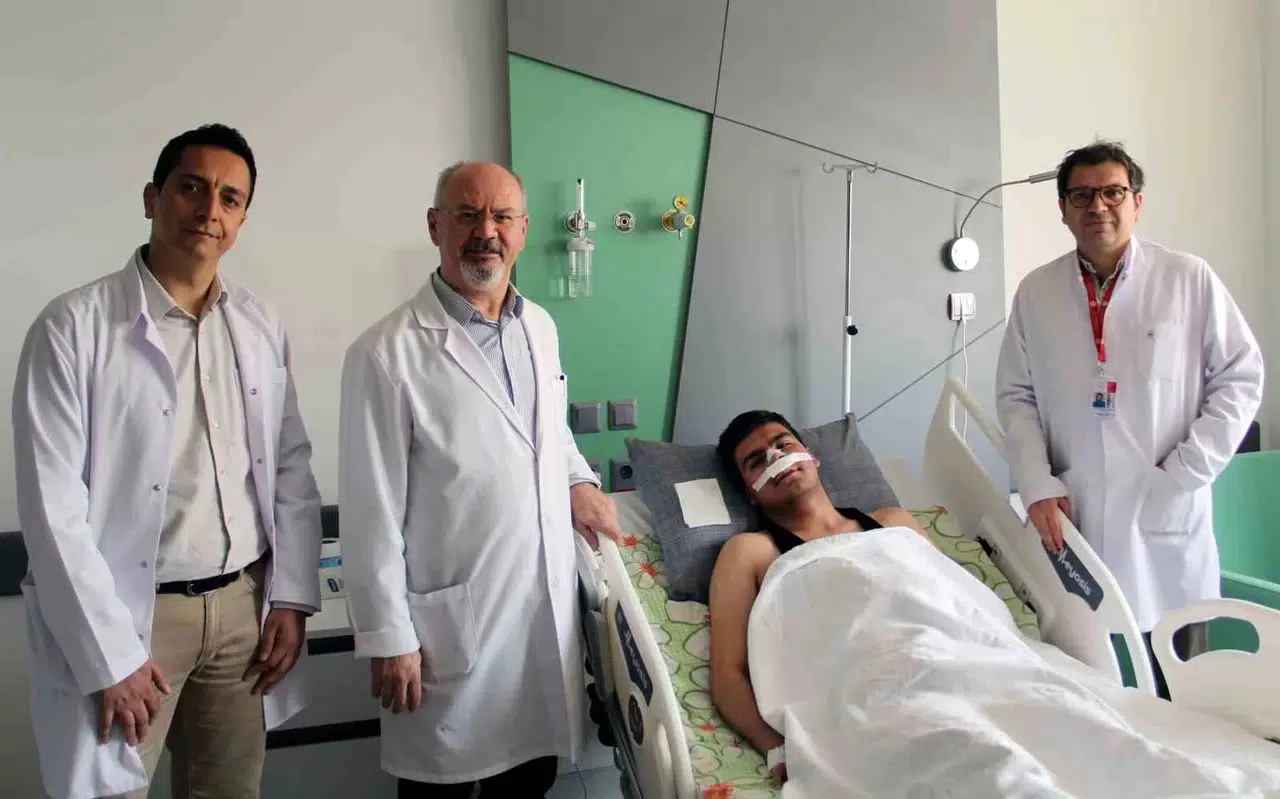 Burun İçi Sinüs Tümörü Tanısı Konulan Genç, Operasyonla Sıhhatine Kavuştu