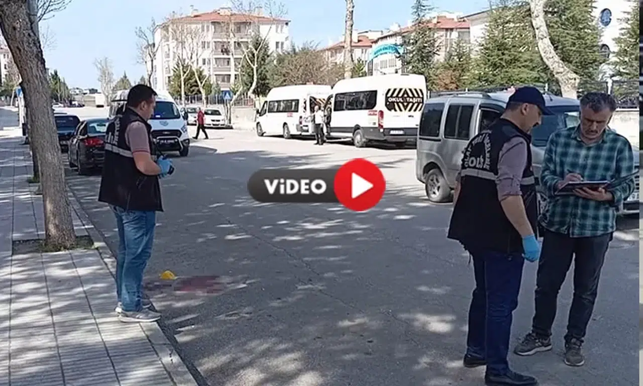 17 Yaşındaki Genç Bıçaklı Kavgada Yaralandı
