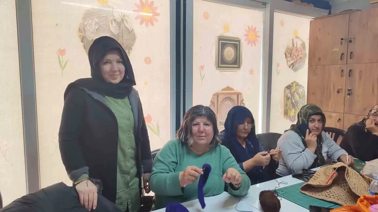 El Emeği Göz Işığı Eserlerle Meskenlerine Ekmek Götürüyorlar