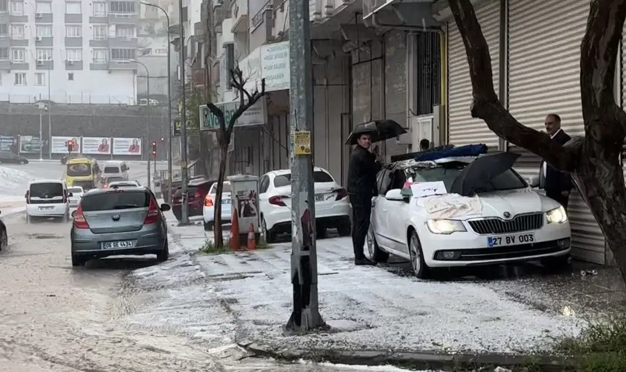 Gaziantep’te Sağanak ve Dolu Yağışı Tesirli Oluyor