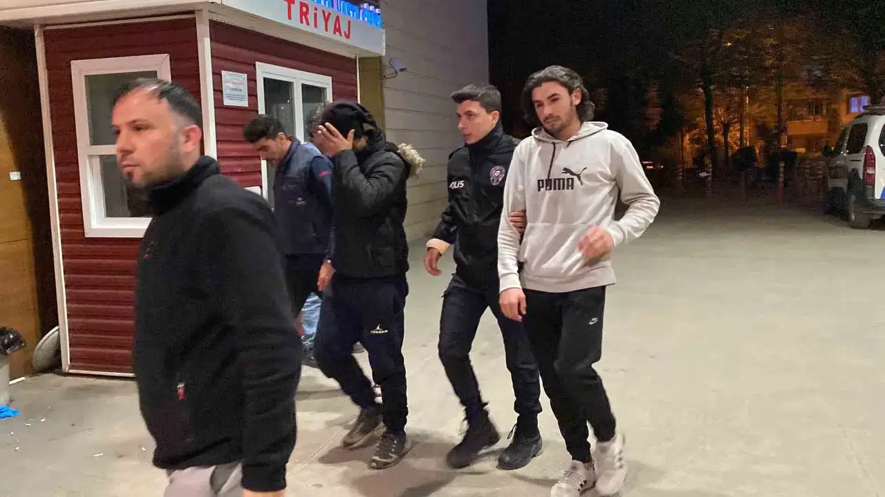 Hengame Eden Şüpheliler Kaçak Göçmen Çıktı