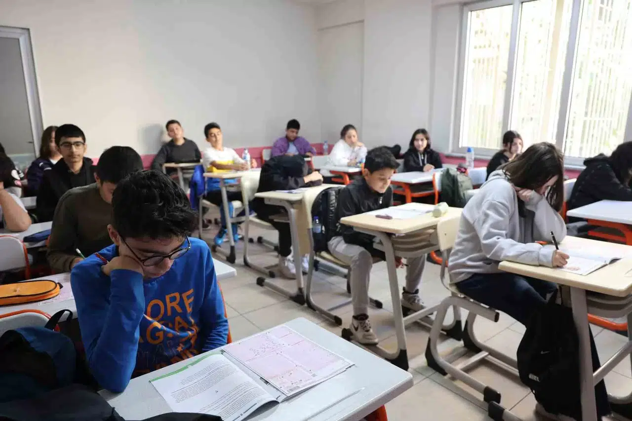 İmtihana Girecek Öğrencilere Bayram Tatili Uyarısı