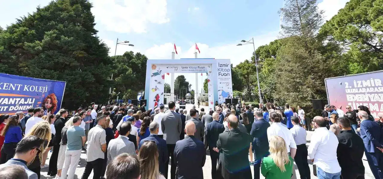 İzmir Kitap Fuarı Kültürpark’ta Başladı
