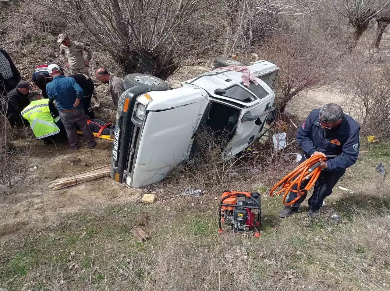 Malatya’da Pikap Şarampole Devrildi: 2 Yaralı
