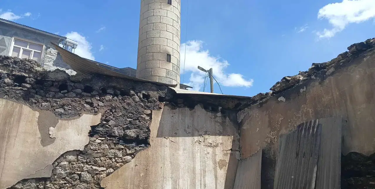 Mescitte Çıkan Yangın Konuta Sıçradı