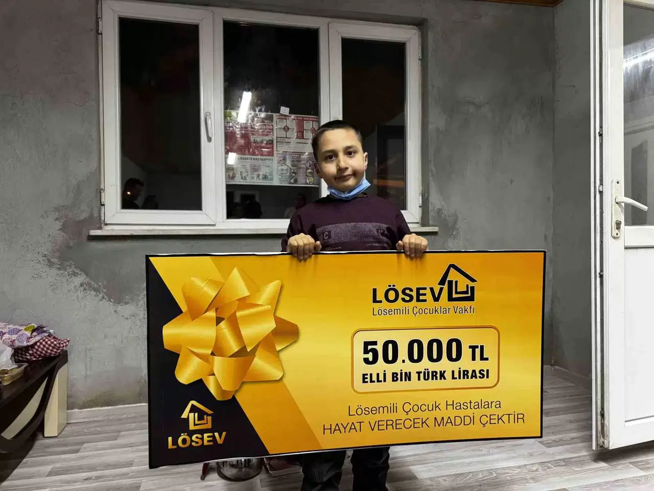 Minik Ahmet’e 50 Bin TL Muhtaçlık Çeki