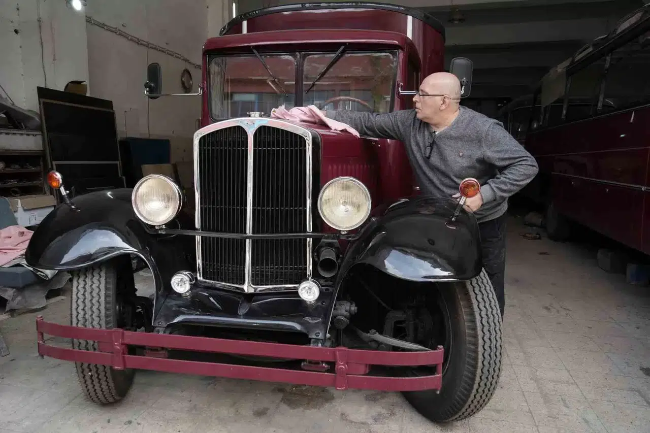 (Özel) Yıllardır Hurdadaydı, 1938 Model Otobüsün Son Hali Göz Kamaştırdı