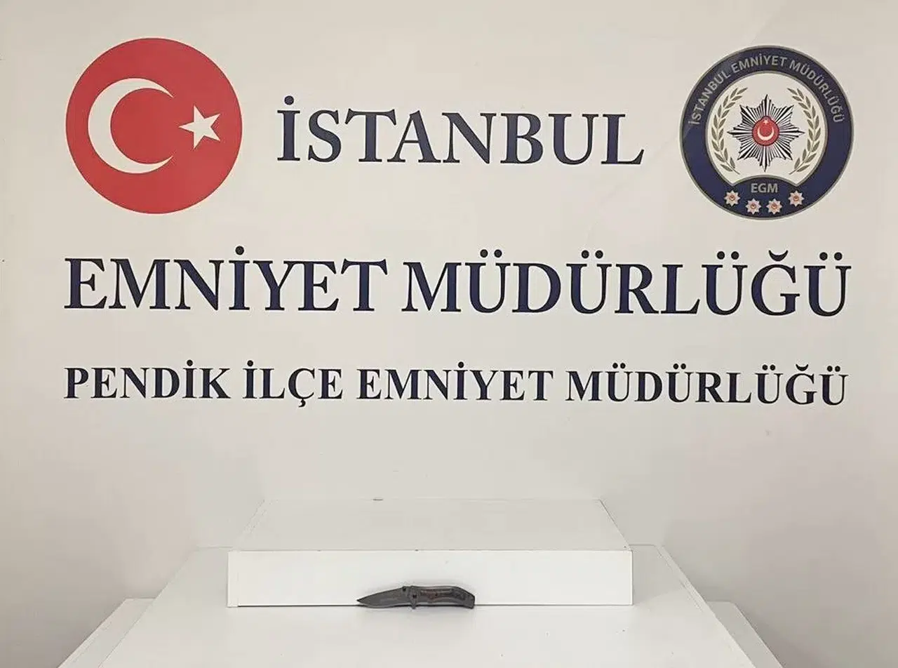 Pendik’te Yol Ortasında Bıçakla Tehdit Savuran Minibüs Sürücüsü Yakalandı