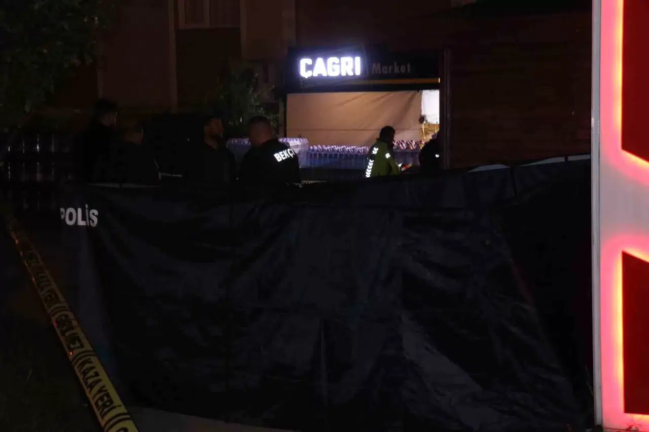 Sakarya’da Aile Faciası: Büyük Oğul Üvey Annesini ve Öz Babasını, Küçük Kardeş İse Ağabeyini Öldürdü
