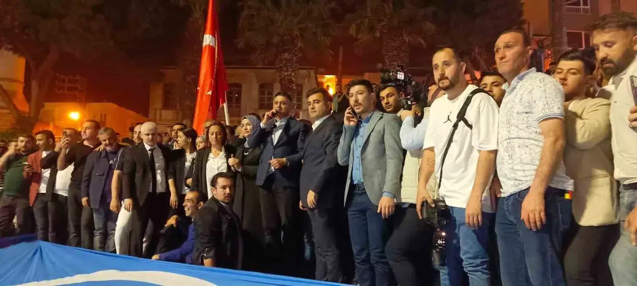 Serkan Acar 3’üncü Sefer Kazand; Aliağa’nın Vilayet Olma Gayesini Açıkladı