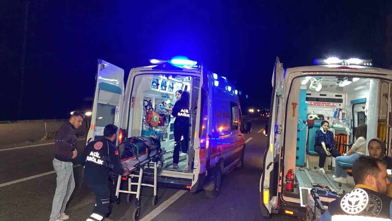 Takla Atan Araçta Can Pazarı: 9 Yaralı